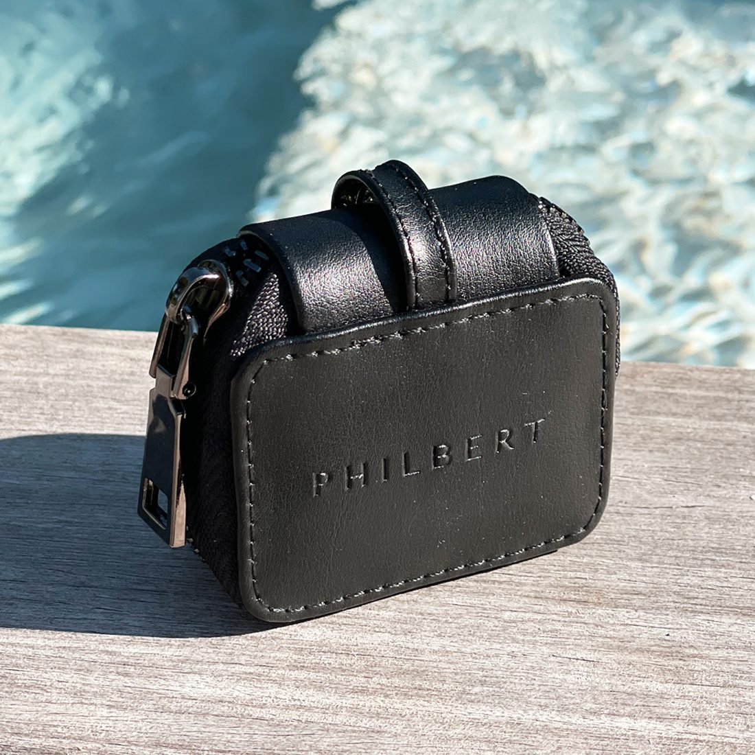 AirPods case incl. hook with lock – Universal – Black