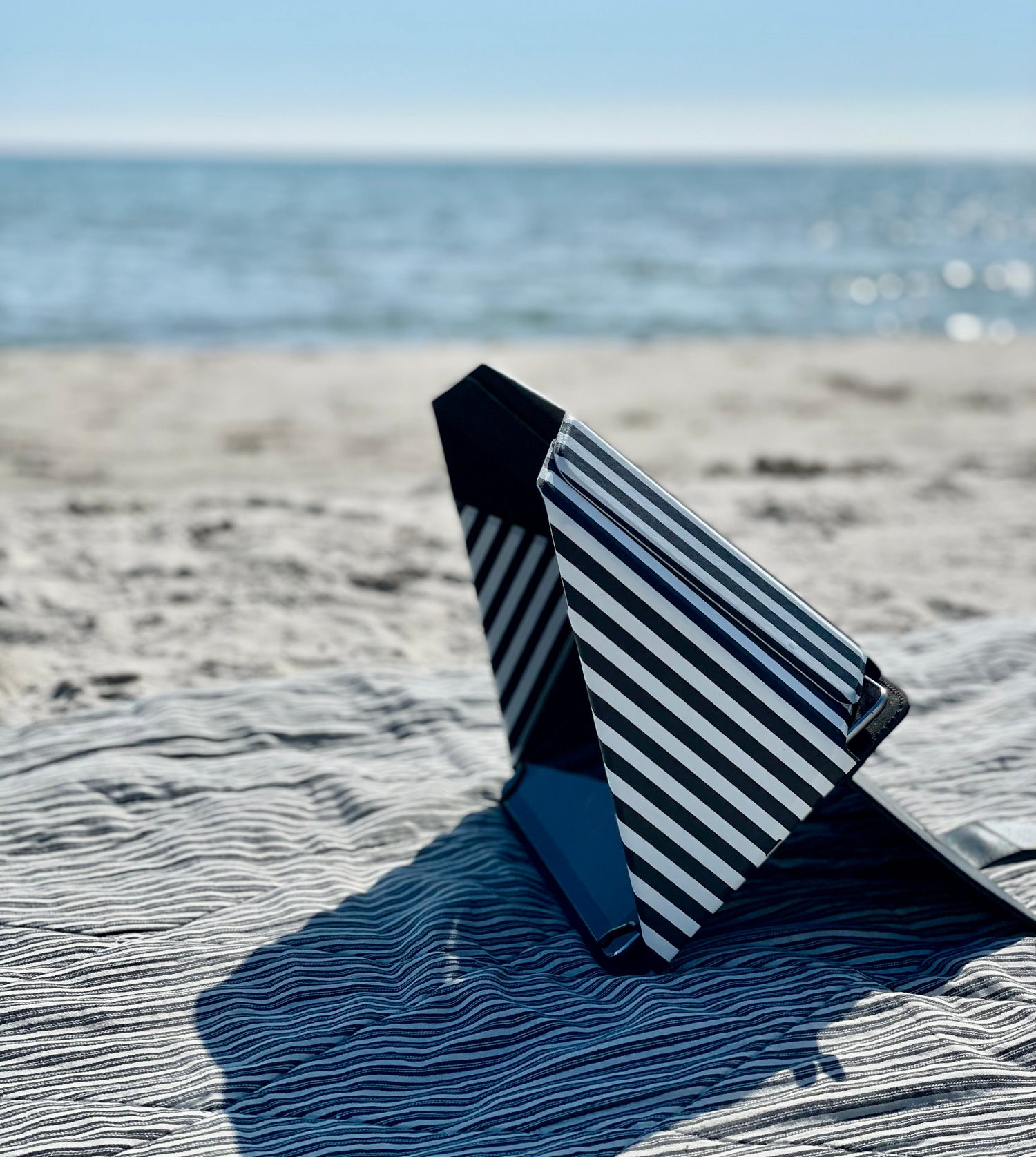 Tablet Lux Cover - Screen Shade