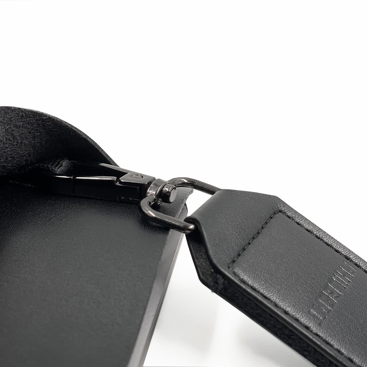 Black Ultra-Slim - Vegan Leather Sleeve - Incl. Strap